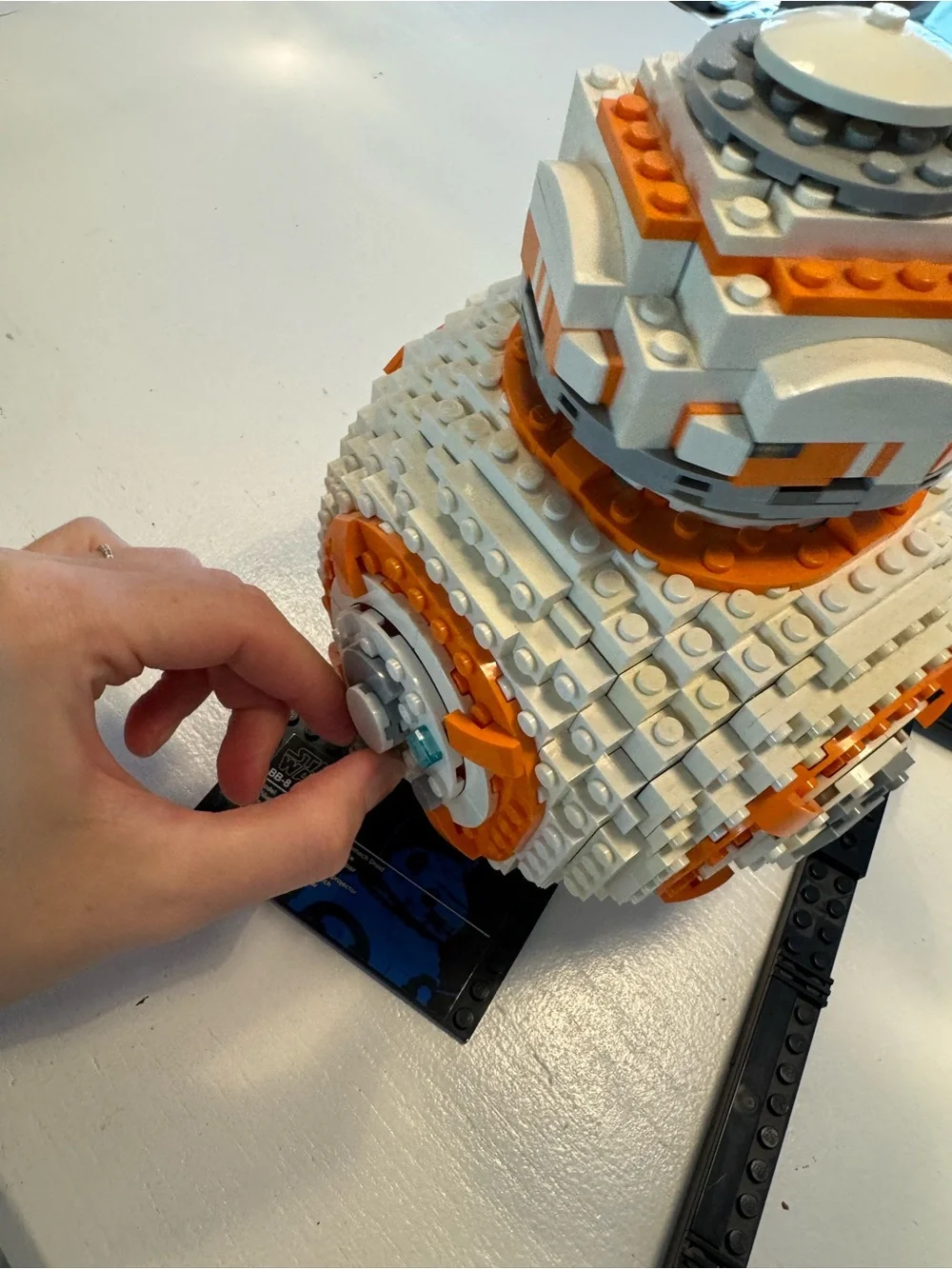 BB-8 Droid LEGO Model   BB-8 75187 - White & Orange